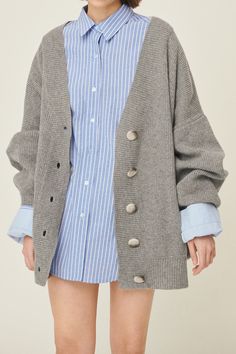 Lucy Boyfriend Cardigan Front button closure Super oversized cardigan Ribbed cuffs and hem * Product Specification 60% Wool 15% Nylon 13% Polyester 12% Acrylic * Flat Measurement: S/M: Shoulder: 80.5cm (31.7in) / Bust: 80.5cm (31.7in) / Sleeve: 50cm (19.7in) / Armhole: 23cm (9.1in) / Length: 79.5cm (31.3in) / M/L: * Professional Clean Only / Do Not Tumble Dry Model's height is 5′ 7″ (176cm) Bust 31in Waist 23in Hip 34in and wearing S/M 사이즈 정보Size information (단위:cm)(Unit : inch) S/MS/M 사이즈 정보 Si Trendy Oversized Button-up Cardigan, Cozy Gray Button-up Outerwear, Trendy Relaxed Fit Cardigan With Buttons, Winter Button-up Sweater With Button Cuffs, Trendy Oversized Outerwear With Button Cuffs, Trendy Button-up Cardigan For Layering, Oversized Sweater Coat With Buttons For Layering, Oversized Gray Cardigan For Workwear, Trendy Winter Cardigan For Daywear