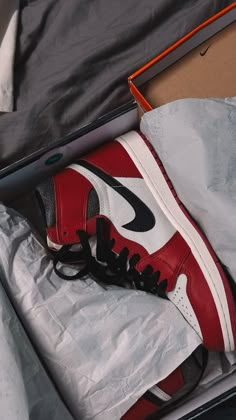 #jordan #jordan1addict #lostfound #red #black #chicago #sneakers #sneakerhead #sneakersaddict Air Jordan Aesthetic, Aesthetic Shoes Wallpaper, Jordan Aesthetic, Red Jordans Outfit For Women, Lost And Found Jordan 1, Jordan Red Wallpaper, Red Jordans Aesthetic, Red And Black Jordans, Jordan 1 Wallpaper