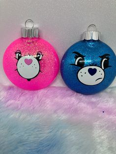 Adorable Care Bear ornaments Can either be personalized or have the belly badge on the backside-will be blank if no choice is made Will be sealed in a layer of UV resin to prevent lifting and makes your ornament last for years Front and back will be smooth sides may have bumps Cute Ornament Ideas, Cute Ornaments Diy, Clear Bulb Ornament Ideas, Ornament Craft Ideas, Christmas Tree Collage, Glass Ornaments Diy, Diy Christmas Baubles, Christmas Sleepover, Clear Christmas Ornaments