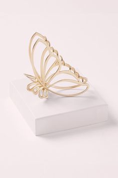 Large Gold Butterfly Claw Clip Diy Buns, Long Hair Diy, Butterfly Claw Clip, Easy Bun Hairstyles For Long Hair, Easy Bun Hairstyles, Dream Fashion, Clip Hairstyles, Metal Butterfly, Pearl Hair Pins