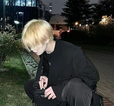 #soobin blonde icons Blonde Hair Korean, Blonde Hair Boy, Blonde Aesthetic, Blonde Asian, Boyfriend Pranks Pictures, Shot Hair Styles, Blonde Boys, Natural Blondes, Blonde Guys