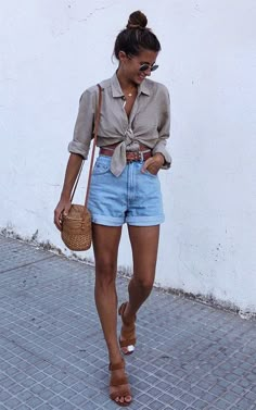 12 looks básicos e estilosos por María Valdés - Guita Moda Look Short Jeans, Rolled Jeans, Best Outfits, Love Style, Perfect Love, Weekend Outfit, Inspired Outfits, Cute Summer Outfits