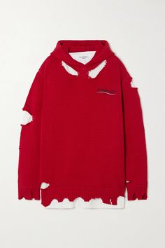 Balenciaga's oversized hoodie is perfect for evading the cold weather in style. Layered and artfully distressed, it's made from soft, breathable cotton and jersey and embroidered and printed with logo lettering. Team yours with jeans, leather pants or sweats. Balenciaga Fashion, Comfy Sweatshirt, Oversized Hoodie, Wardrobe Style, Oversize Hoodie, Winter Wardrobe, Sweater Hoodie