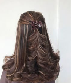 Highlights On Pale Skin, Mocha Brunette Hair, Half Up Hairdo, Color For Black Hair, Hair Inspiration Long