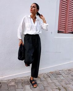 Birkenstocks are the ultimate comfortable and stylish footwear you need, even during the fall! And for the best work-appropriate Birkenstock outfit ideas, check out these easy and fun looks, just like this business casual black Birkenstocks Arizona outfit for work! Birkenstock London Outfit