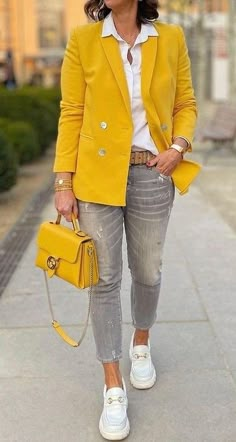 Spring Blazer Outfits 2024, Realtor Fits, Yellow Blazer Outfit, Blazer Outfits Casual, Outfit Inspiration Women, Blazer Outfits For Women, Fall Transition Outfits, Yellow Blazer