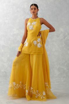 Shop for these amazing collections of Yellow Organza And Tabby Embroidery Floral Kurta Sharara Set For Women by Devnaagri online at Aza Fashions. Sleeveless Pakistani Suits, Kurta Sets For Women Party Wear, Haldi Dress, Mango Yellow, Kurta Sharara Set, Kurta Sharara