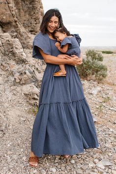 Navy White Family Pictures, Fall Family Picture Dress, Fall Pictures Dress, Family Beach Pictures Winter, Navy Family Pictures Outfits, Navy Blue Family Pictures Outfits, Blue Maternity Dress Photo Shoot, Beach Photo Outfit Ideas Family, Blue Fall Dress