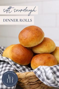 soft sandwhich dinner rolls in a basket with text overlay that reads soft sandwhich dinner rolls