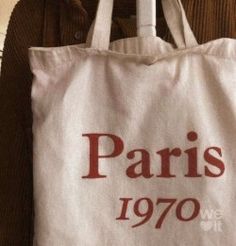 Paris 1970, Loving Him Was Red, Red Icons:), Paris Aesthetic, Red Taylor, Vintage Americana, December 2023, Foto Ideas Instagram