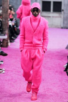 Fyodor Golan F/W 2014 All Pink Men Outfit, Ron Aesthetic, Fyodor Golan, Male Outfits, Gender Fluid Fashion, Menswear Runway, Fashion Male, Black Barbie