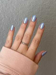 Baby Blue With Chrome Nails, Ocean Chrome Nails, Dusty Blue Chrome Nails, Light Blue Opal Nails, Baby Blue Chrome Nails Almond, Light Blue Shimmer Nails, Blue Chrome Nail Ideas, Holographic Blue Nails