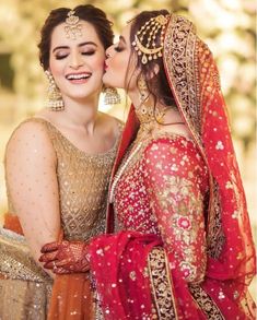 Minal Khan Wedding, Marriage Poses, Minal Khan, Bride Photos Poses, Sister Poses