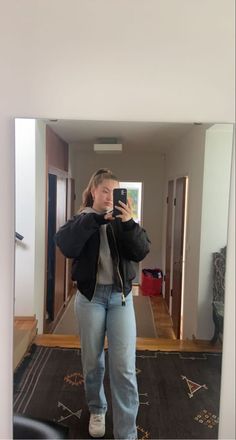 Cute Outfits College Winter, Fall College Outfits 2023, 90s Aesthetic Winter Fits, Aesthetic Cold Outfits, Fall College Outfits Casual, Aesthetic Fall Outfits For School, Winter College Outfits, Ootd College, College Ootd