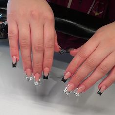 Bold and beautiful! These captivating black square French tips promise to add a touch of boldness and beauty to your every occasion look. Black French Tip Nails Square, Square French Tips, French Tip Nails Square, Black French Tip Nails, Black French Tip, Black French Tips, Square French, Latest Nail Trends