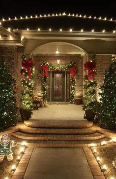 Entrance Outdoor, Christmas House Lights, Christmas Dreaming, Christmas Decor Inspiration, Christmas Inspo, Outdoor Christmas Lights