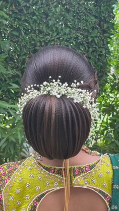 Bridal Bun Hairstyle, Hear Style, Hairstyle Videos, Hair Academy, Bridal Bun, Drawing Hair Tutorial, Easy Hairstyles For Thick Hair