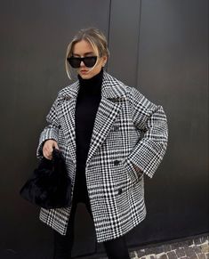 Checkered Blazer, Cute Sweatpants, Happy New Week, Modesty Outfits, Iranian Women Fashion, Stylish Winter Outfits, Cold Outfits, Formal Casual