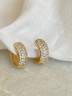 Minimalist Earring, Second Piercing, Diamond Huggie Earrings, Pave Diamond Earrings, Diamond Huggies, Elegant Aesthetic, Chic Earrings, Earring Gold, Gold Filled Earrings