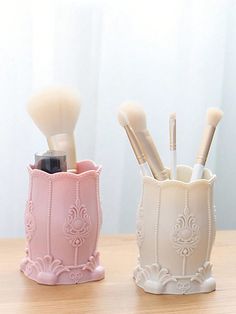 1pc Vintage Nail Brush Holder Plastic Makeup Brush Organizer, Pen Holder, Lipstick Holder, Desktop Organizer, Large Capacity Cosmetic Storage Box, Elegant And Durable Design Multicolor    PP  Cosmetics Storage,Makeup Brush Storage   Beauty Tools, size features are:Bust: ,Length: ,Sleeve Length: Pink Pen, Makeup Brush Organizer, Pen Pot, Pink Pens, Brush Organizer, Stand Jewelry, Cosmetic Storage Box, Pencil Storage, Vintage Nails