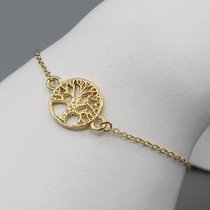 This Is A Brand New Yellow Gold Plated Tennis Style Bracelet With A Tree Design. The Center Design Is Approximately 9/16" Wide. The Bracelet Is 8.5" Long And The Chain Is Cable Style With A Lobster Clasp. The Finished Weight Of The Bracelet Is 2 Grams. B0057 Black Bangle, Minimalist Color, Faux Pearl Bracelet, Tennis Style, Zodiac Bracelet, Freshwater Pearl Bracelet, Silver Chain Bracelet, Round Circle, Amethyst Bracelet