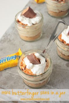 mini butterfingered pies in a jar are ready to be eaten