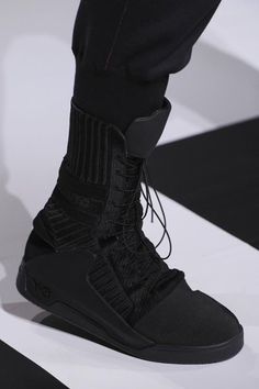 Cyberpunk Fashion, Future Fashion, 가을 패션, Sneakers Men Fashion, Black Sneakers, Dark Fashion, Fashion Mode