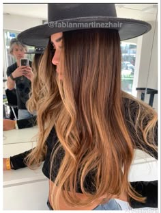 Long Red Balayage Hair, Haircuts For Summer 2024, Alessandra Ambrosio Hair, Hazel Eyes Hair Color, Chestnut Balayage, Caramel Blonde Hair Color, Babylights Highlights, Hair Dye Videos, Caramel Blonde Hair