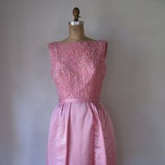 Vintage L 60s S Lee Claire New York Silk Cotton Candy Pink Sequined Sheath Gown. Fits Approximately : Extra Small To Small; No Size Indicated - See Measurements. Bust : 34" Up To 36" With Darts Waist : 25" Hip : Undefined Bodice Length : 15" Overall Length : 53" Designer / Maker : Lee Claire; New York Fabric Content : Silk; Iridescent Sequins And Lame Cording; Silk Organza Lining Pre-Owned. Excellent Condition. Like New - Item Has Been Left As-Found; Dry Clean Recommended. 0128vtg New To Poshmar Yeri Pink Outfit, Vintage Spring Gala Dresses, Fitted Sleeveless Cocktail Dress For Mother Of The Bride, Fitted Sleeveless Cocktail Mother Of The Bride Dress, Pink Tulle Dress, Sheath Gown, Pink Cotton Candy, Pink Tulle, Vintage Gowns