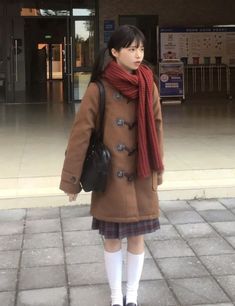 Winter Outfits Japanese Style, Japanese Fashion Winter Outfits, Preppy Japanese Fashion, Fall Japanese Fashion, Sawako Winter Outfit, Winter Japanese Fashion, Japanese Winter Fashion Women