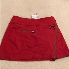 Never Worn! Red Fitted Skort For Spring, Fitted Red Skort For Spring, Red Stretch Skort With Lining, Red Stretch Lined Skort, Red Stretch Skort With Lined Skirt, Stretch Red Skort With Lined Skirt, Red Casual Short Skort, Red Lined Skort For Spring, Red Skort With Pockets For Spring