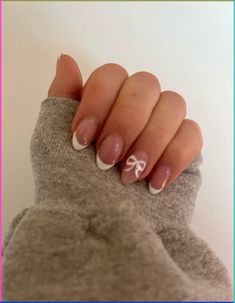 #coquette#style#roomdecor#nails Painted Nails Inspo Short, Aesthetic Simple Nails Short, Oval Dip Nail Designs, Cute Short Acrylic Nails Y2k, Short Nails At Home Ideas, Cute Painted Nails Short, Nail Inspo Gel Tips, Cute Nails Christmas Simple, Simple Nail Inspo Almond Short