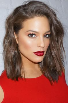 Ashley Graham Is Transformed After Cutting Her Long Hair Into A Lob, 2016 Ashley Graham Hair, Messy Long Bob, Brown Long Bob, Ashley Graham Style, Long Bob Haircuts, Lob Haircut, Celebrity Hair Stylist, Long Bob Hairstyles, Ashley Graham