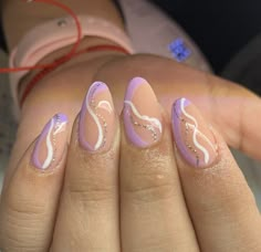 Prom Nail Ideas Almond, Wavy Lines Nails, Cute Lavender Nails, Nail Art Unique, Unique Nail Polish, Purple Acrylic Nails, Hippie Nails, Lavender Nails, Glow Nails