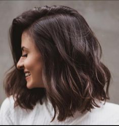 Italian Bob Haircut 2023, Brunette Lob Haircut, Thick Bob, Hair Styels, Messy Bob Hairstyles, Dark Brunette Hair, Short Dark Hair, Lob Hairstyle, Haircuts Straight Hair