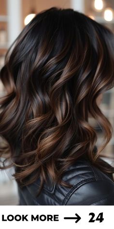 Dark Brown Hair With Highlights Shoulder Length, Dark Brown Balayage Hair, Brown Balayage Hair, Balayage Styles, Dark Brown Balayage, Dark Fall Hair Colors, Dark Fall Hair, Rambut Brunette, Balayage Hair Color Ideas