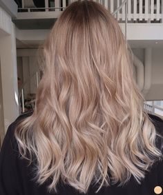 Peach Stockholm Hair, Medium Champagne Hair Color, Blonde Hair For Cool Skin Tones, Peach Blonde Hair, Champagne Hair Color, Cool Brown Hair, Pastel Blonde, Champagne Blonde Hair, Champagne Hair