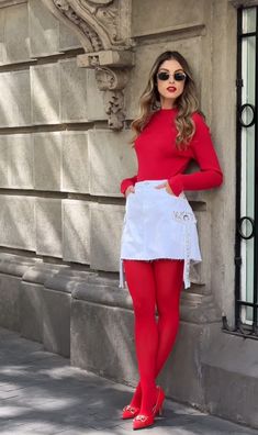 Colorful Stockings Outfit, Colour Tights, Colourful Tights, Coloured Tights, Classic Hollywood Glamour, Red Tights, Outfits Dressy, Pantyhose Fashion