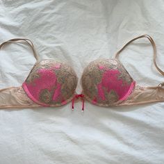 Victoria’s Secret Very Sexy Plunge Push Up Bra. Brand New No Tags Low-cut Lined Bra For Party, Party Low-cut Lined Bra, Party Push-up Bra Partially Lined, Low-cut Lined Party Bra, Party Push-up Partially Lined Bra, Push-up Bra With Lace Closure For Party, Victoria's Secret Underwire Bra Partially Lined, Pink Low-cut Padded Bra, Low-cut Padded Pink Bra