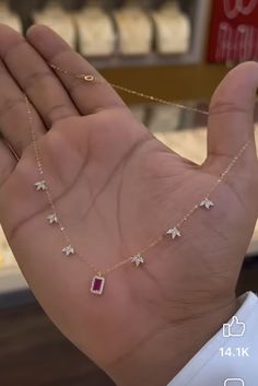 Kurt's Neck Designs, Simple Neck Pieces Jewelry Indian, Aesthetic Diamond Ring, Gold Jewellery Design Necklaces Indian, Modern Jewelry Design Necklace Gold, Gold Simple Necklace Designs, Jellewery Design, Dainty Indian Jewelry, Fancy Chains Gold