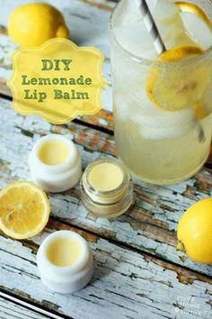 DIY Lemonade Lip Balm Diy Lemonade, Lip Balm Recipes, Diy Kosmetik, Diy Lip Balm, Diy Lips, Diy Spa, Diy Cosmetics, Homemade Bath Products