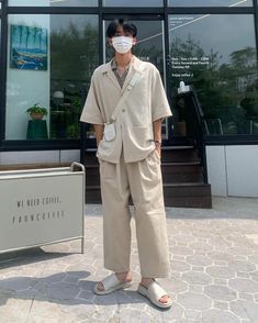 Nude Outfits Men, Off White Trousers Outfit, Indie Fashion Men, Japanese Mens Fashion, Korean Fits, Nude Outfits, Mens Trendy Outfits, Mens Casual Dress Outfits