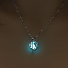 Glow In The Dark Pumpkin Crown Necklace Available in colors: Blue, Green and Aqua. Can be worn throughout the day. A brilliant gift idea In order to get the best result, place the necklace directly into sunlight or under a light source (UV flashlight, white bulb etc) should get you a beautiful glow. When fully charged it will glow brightly for the first 40 minutes and after that it fades out slowly in the following hours. For easy to use, you can charge by your smart phone app "flashlight" so you can charge it up again in a matter of seconds when the glow wears out. UV light or natural sunlight works best for any glow in the dark product.