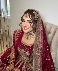 Makeup Looks Pakistani, Wedding Ruins, Bridal Wear Pakistani, Desi Bridal Makeup, Beautiful Bridal Makeup, Wedding Makeover