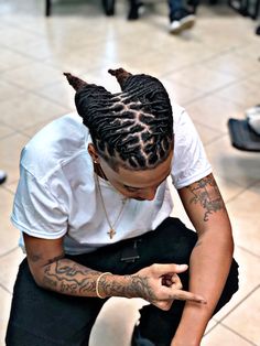 2 Barrel Twist Dreads Men, Barrel Dread Style Men, Men Short Locs, Mens Dreadlock Styles Barrel Twist, Men Loc Styles Medium, Barrel Rolls On Locs Men, Barrel Twist Dreads Men High Top, Men Barrel Locs, High Top Loc Styles For Men