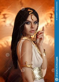 Medusa And Cleopatra Halloween, Greek God Makeup, Cleopatra Photoshoot, Greek Goddess Photoshoot, Greek Goddess Makeup, Egypt Girl, Black Hair Braids, Cleopatra Art, Disney Princess Inspired Dresses