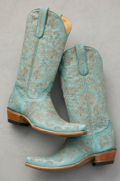 Stamped floral patterns and western appeal make the Florence cowhide leather boots uniquely beautiful. Free shipping + returns. Skirts Leather, Turquoise Cowboy Boots, Boot Styling, Concealed Carry Bags, Cowgirl Boots Outfit, Classic Cowboy, Wildflower Field, Stylish Footwear, Country Singer