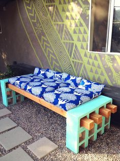 several photos of different outdoor furniture made out of pallets and cinder blocks, including a bench