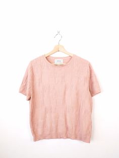 Women's Pale Pink Short Sleeve Sweater/Summer knit Top. Measurements Length: 22 1/2" Armpit to armpit: 20 1/2" Armpit to end of sleeve: 3" Condition: Gently used. There's no stains or holes. Good condition.  ※Please read the policy before you purchase.※ Summer Knit Top, Summer Knit Tops, Pull Rose, Top Measurements, Rose Pale, Short Sleeve Sweater, Pullover Sweater Women, Summer Knitting, Short Sleeved Sweaters