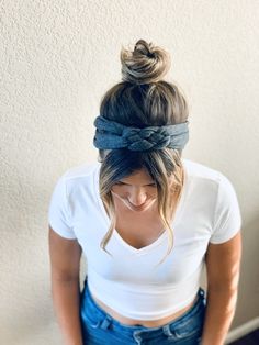 "Welcome to MiaMaries! Thanks for stopping by! These chunky headbands are much thicker than the smaller headbands in my shop! 🤗 Adult size is a 21\" circumference! When ordering a set - Please specify in the \"Notes\" when purchasing, which combination you would like. If you choose CUSTOM SIZE please measure your head circumference to the nearest half inch then write that in the \"Note to Seller\" section when ordering. CUSTOM ORDERS ARE AVAILABLE if you would like to combine styles or differen Bandeau Hairstyles, Cute Ways To Wear Headbands, Baby Turban Headband, Headband Photography, Small Headband, Boat Hair, Sailor Knot, Boho Bandeau, Sailor Knots